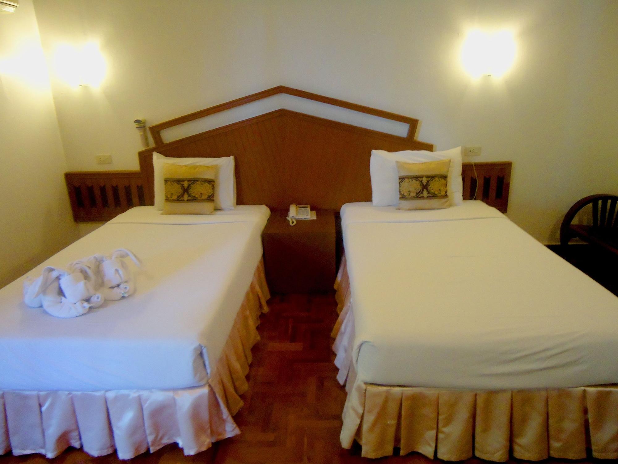 โีรงแรมใบหยก ชาเลต Hotel แม่ฮ่องสอน ภายนอก รูปภาพ