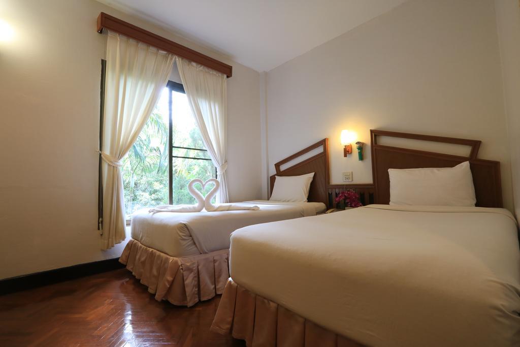 โีรงแรมใบหยก ชาเลต Hotel แม่ฮ่องสอน ภายนอก รูปภาพ