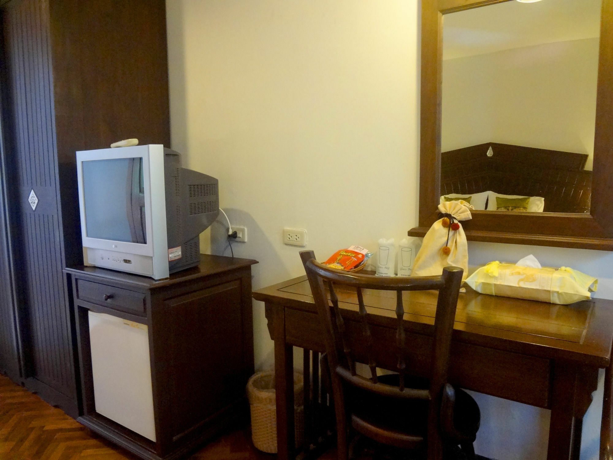 โีรงแรมใบหยก ชาเลต Hotel แม่ฮ่องสอน ภายนอก รูปภาพ