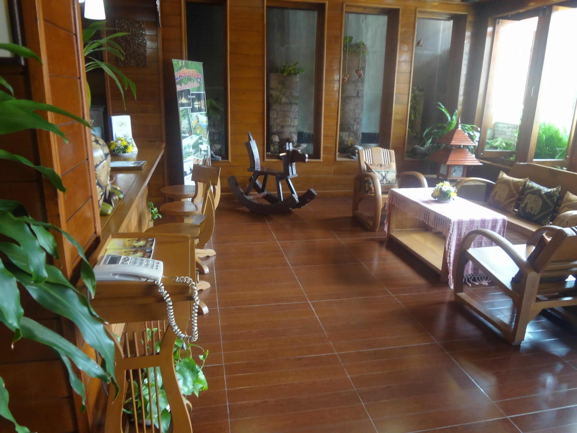 โีรงแรมใบหยก ชาเลต Hotel แม่ฮ่องสอน ภายนอก รูปภาพ